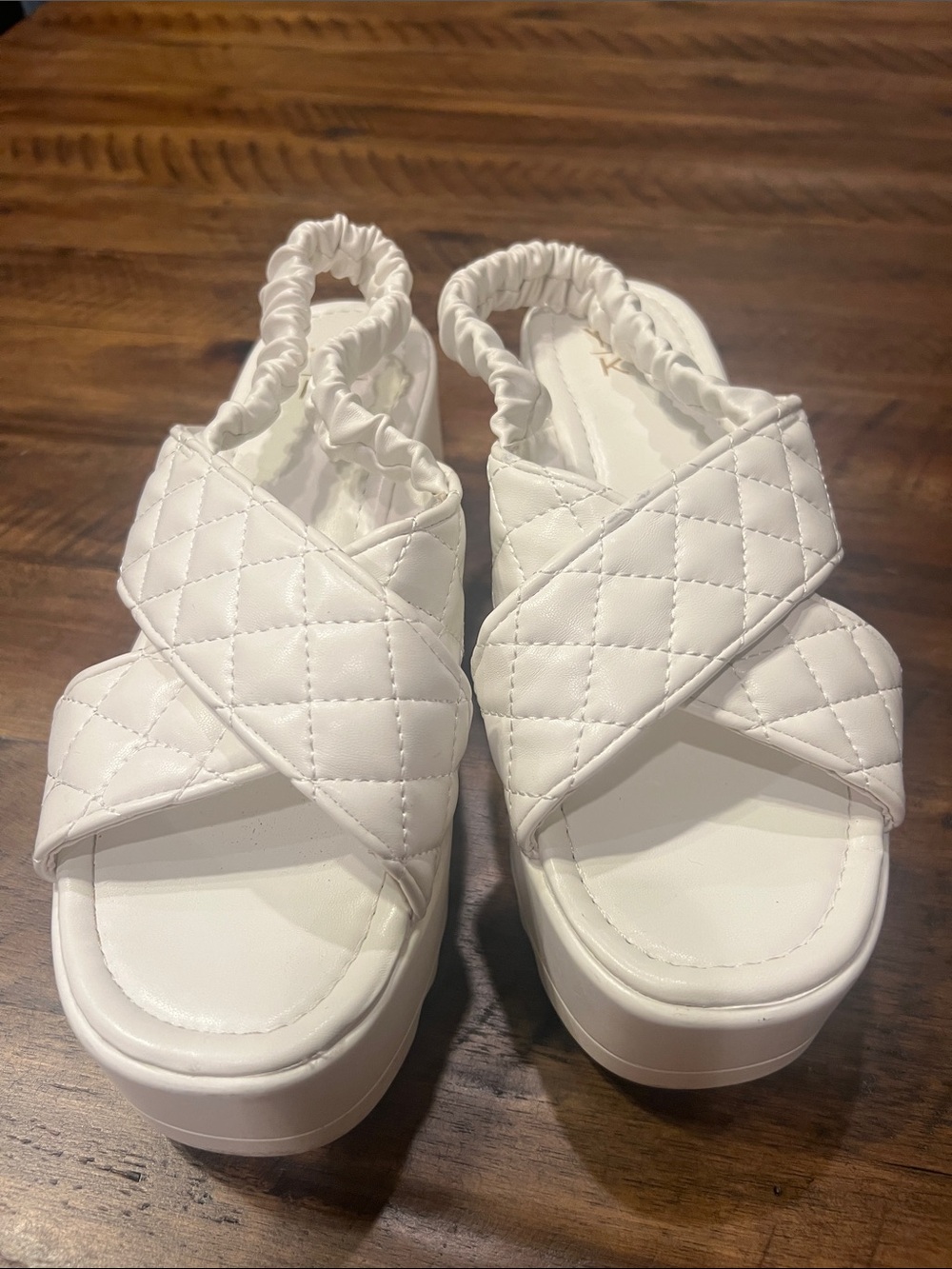 Yoki White Quilted Crisscross Slingback Sandals 2 inch wedge Size 8.5